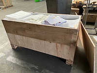 Neon “bonbisou” logo letters reclamebord - afbeelding 1 van  3