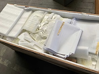 Neon “bonbisou” logo letters reclamebord - afbeelding 2 van  3