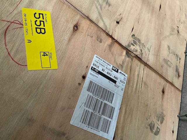 Neon “bonbisou” logo letters reclamebord - afbeelding 3 van  3