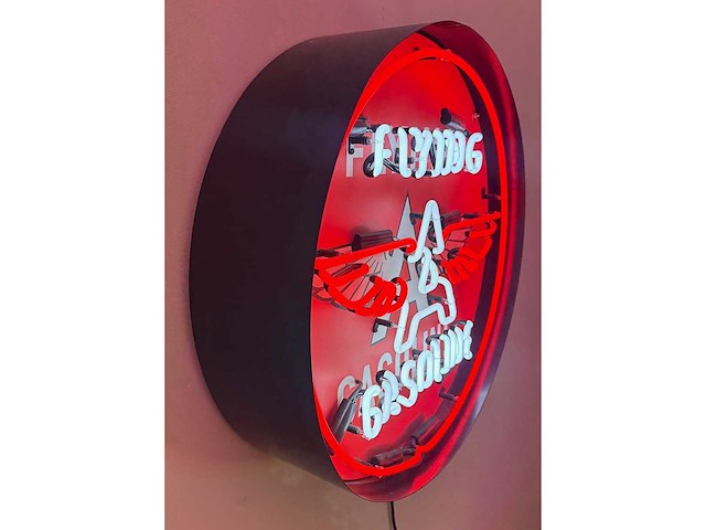 Neon flying gasoline sign - diverse lichte apparatuur - afbeelding 1 van  3
