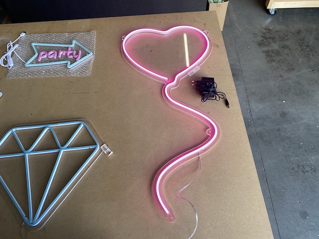 Neon verlichting - diverse (6st) - afbeelding 5 van  7