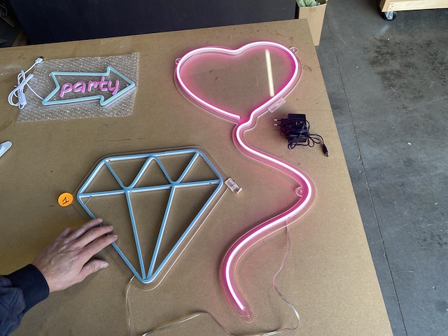 Neon verlichting - diverse (6st) - afbeelding 6 van  7