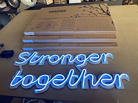 Neon verlichting hoagard - stronger together - afbeelding 2 van  3