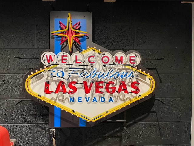 Neonbord las vegas, nevada - diverse lichtapparatuur - afbeelding 2 van  2
