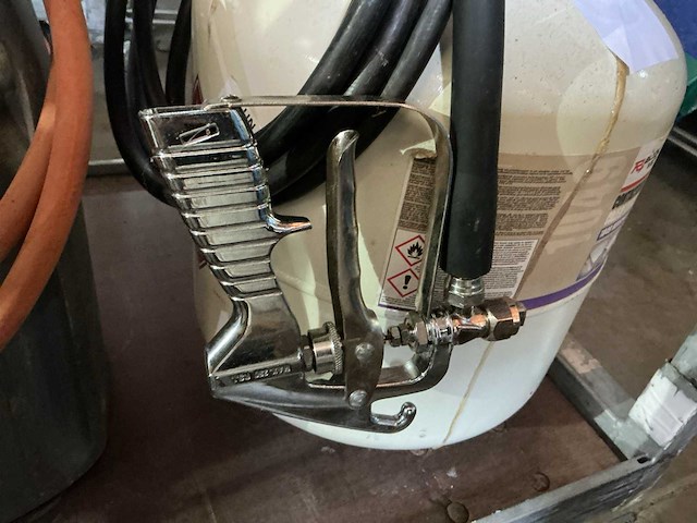 Neonspray contactlijm spuitsisteem - afbeelding 2 van  3