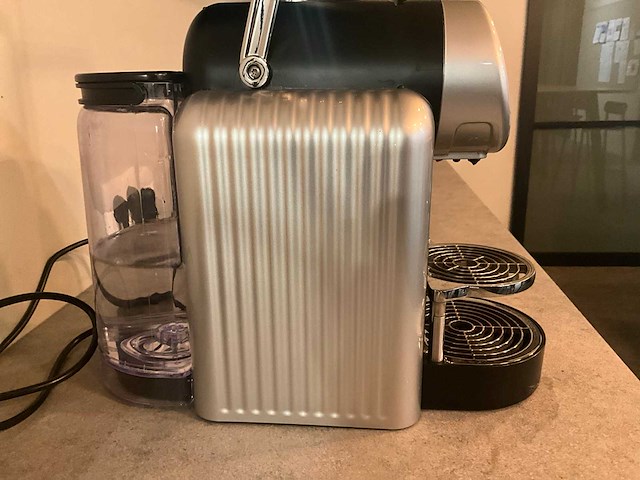 Nespresso 9737 koffiemachine + melkopschuimer - afbeelding 5 van  9