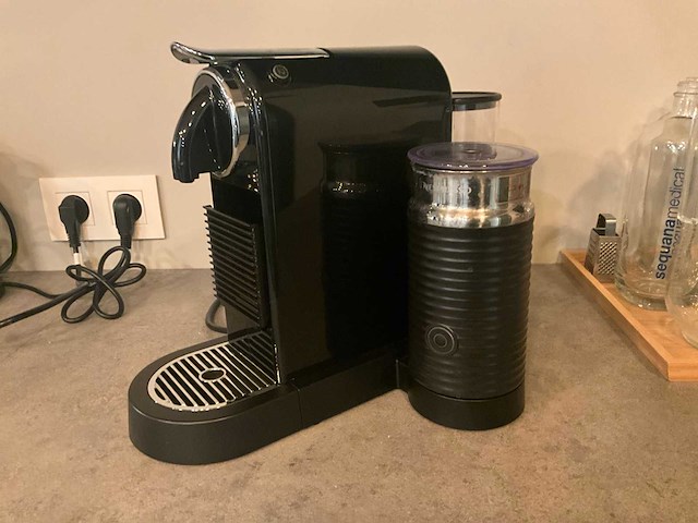 Nespresso d123 koffiemachine - afbeelding 1 van  4
