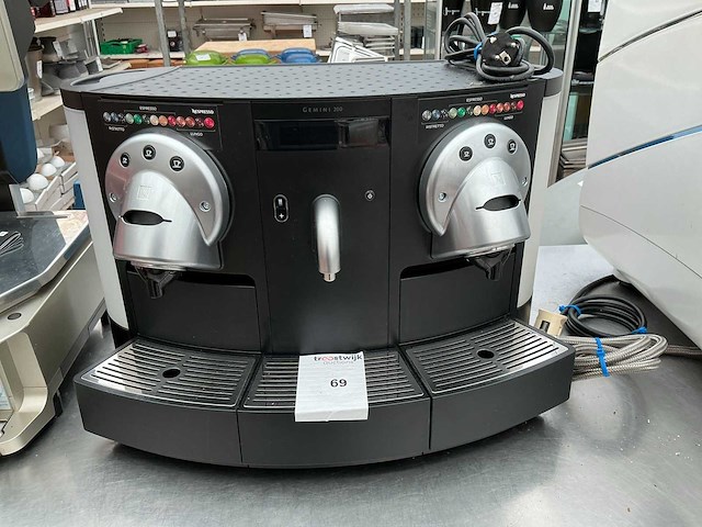 Nespresso gemini 200 koffiemachine - afbeelding 1 van  5