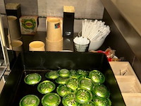 Nespresso machine + inhoud kast - afbeelding 7 van  8