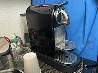 Nespresso magimix koffiezetapparaat en enig toebehoren - afbeelding 2 van  6