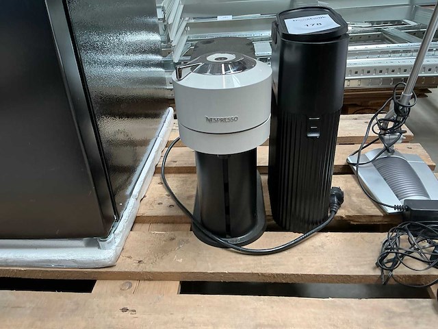 Nespresso magimix m700-vertuo espressomachine - afbeelding 2 van  8