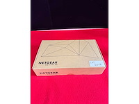 Netgear - gs724t-400eus 24 port gigabit smart switch - afbeelding 1 van  5
