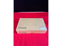 Netgear - gs724t-400eus 24 port gigabit smart switch - afbeelding 1 van  4