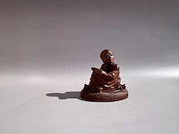 Netsuke - japanese wood sculpture of luohan monk - afbeelding 4 van  16