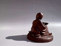 Netsuke - japanese wood sculpture of luohan monk - afbeelding 13 van  18