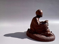 Netsuke - japanese wood sculpture of luohan monk - afbeelding 14 van  18