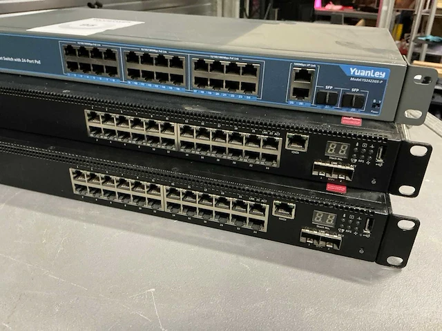 Netwerkswitche (3x) - afbeelding 3 van  5