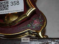 Neuchâteloise klok in rood eluxa - afbeelding 2 van  3