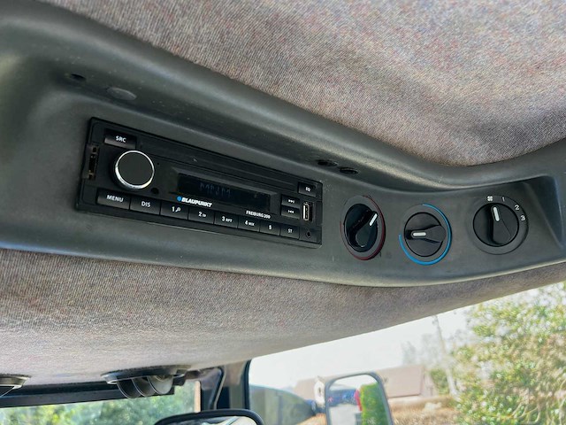 New holland - 2002 - tm175 4wd sa - vierwielaangedreven landbouwtractor - afbeelding 2 van  20