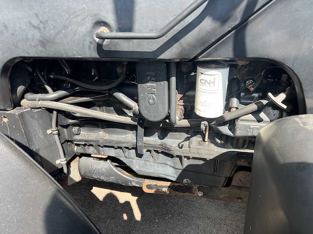 New holland - 2002 - tm175 4wd sa - vierwielaangedreven landbouwtractor - afbeelding 4 van  20
