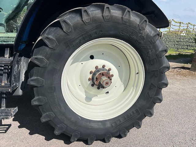 New holland - 2002 - tm175 4wd sa - vierwielaangedreven landbouwtractor - afbeelding 20 van  20