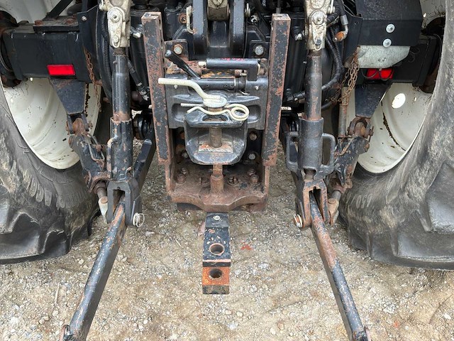 New holland - 2008 - t6080 - vierwielaangedreven landbouwtractor - afbeelding 7 van  21