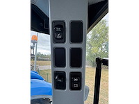 New holland - 2010 - t7040 4wd sa - vierwielaangedreven landbouwtractor - afbeelding 6 van  27