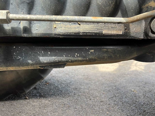 New holland - 2010 - t7040 4wd sa - vierwielaangedreven landbouwtractor - afbeelding 17 van  27