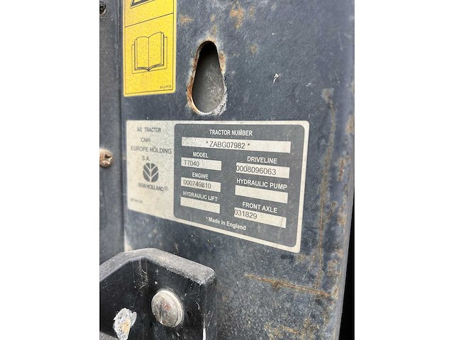 New holland - 2010 - t7040 4wd sa - vierwielaangedreven landbouwtractor - afbeelding 18 van  27