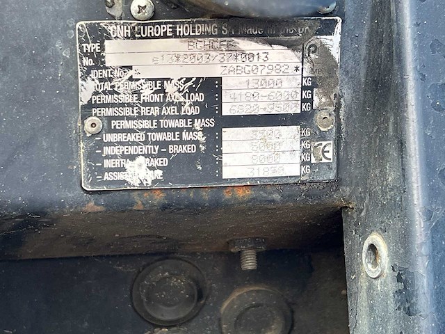 New holland - 2010 - t7040 4wd sa - vierwielaangedreven landbouwtractor - afbeelding 19 van  27