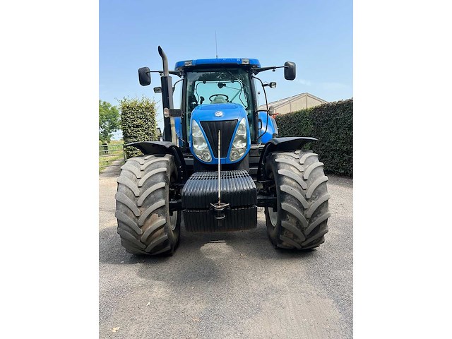 New holland - 2010 - t7040 4wd sa - vierwielaangedreven landbouwtractor - afbeelding 21 van  27