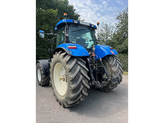 New holland - 2010 - t7040 4wd sa - vierwielaangedreven landbouwtractor - afbeelding 22 van  27