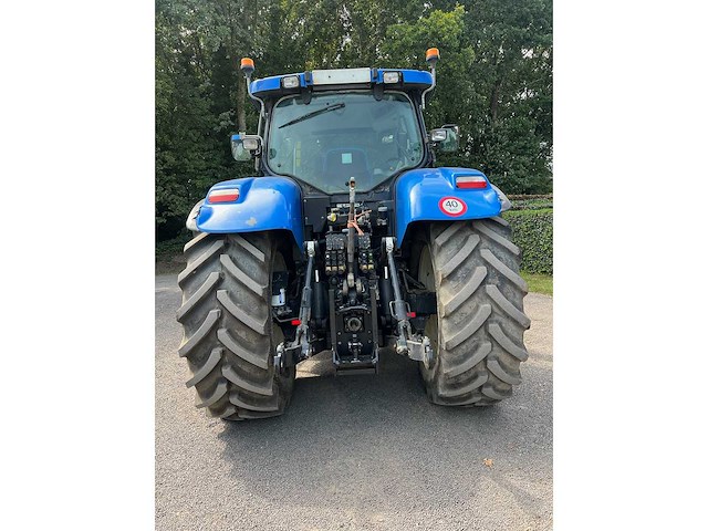 New holland - 2010 - t7040 4wd sa - vierwielaangedreven landbouwtractor - afbeelding 23 van  27