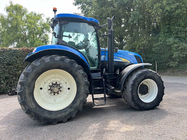 New holland - 2010 - t7040 4wd sa - vierwielaangedreven landbouwtractor - afbeelding 25 van  27