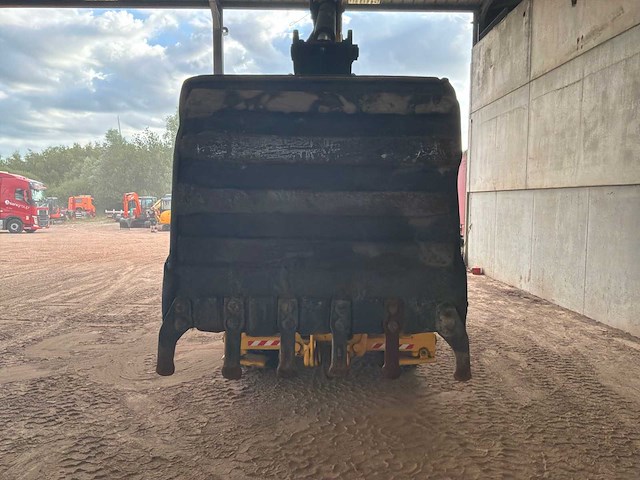 New holland - b80b - backhoe loader - 2017 - afbeelding 9 van  21