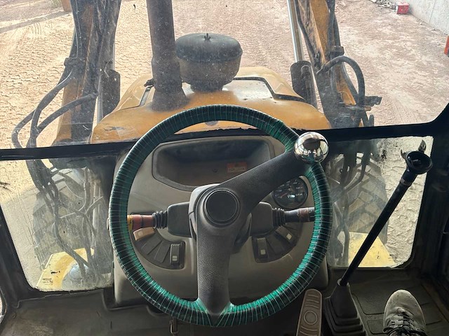 New holland - b80b - backhoe loader - 2017 - afbeelding 13 van  21