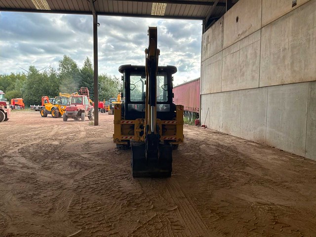 New holland - b80b - backhoe loader - 2017 - afbeelding 16 van  21