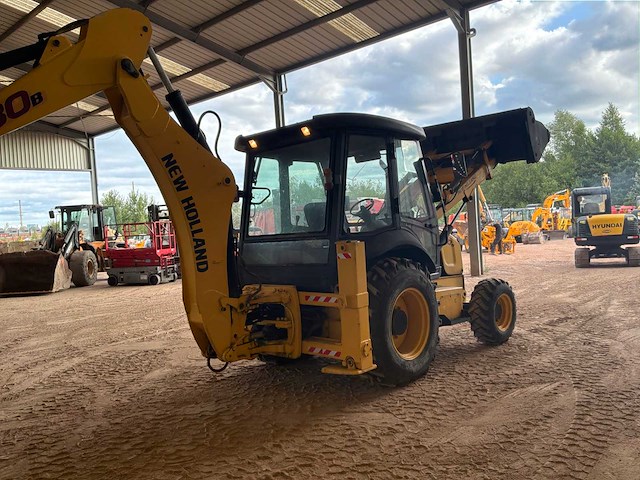 New holland - b80b - backhoe loader - 2017 - afbeelding 18 van  21