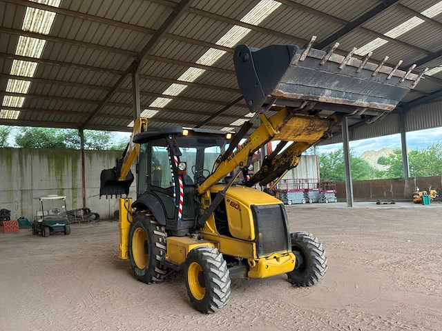 New holland - b80b - backhoe loader - 2017 - afbeelding 19 van  21