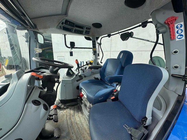New holland - t7.230 - 4-wheel drive tractor - 2018 - afbeelding 3 van  15