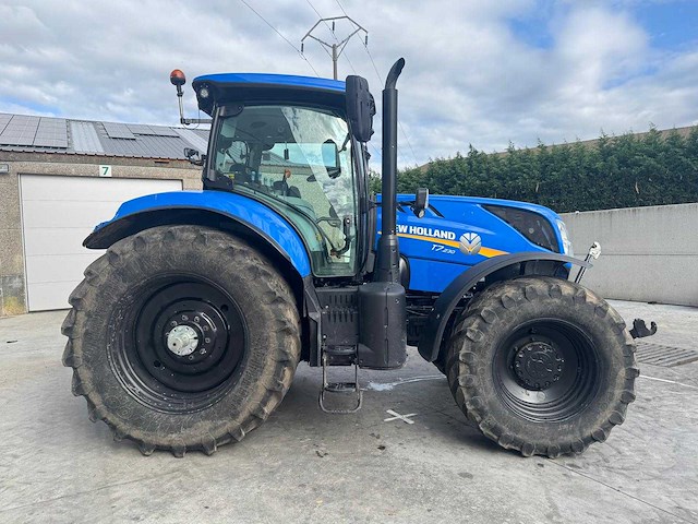New holland - t7.230 - 4-wheel drive tractor - 2018 - afbeelding 10 van  15