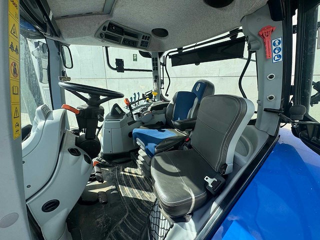 New holland - t7.230 - 4-wheel drive tractor - 2019 - afbeelding 4 van  15