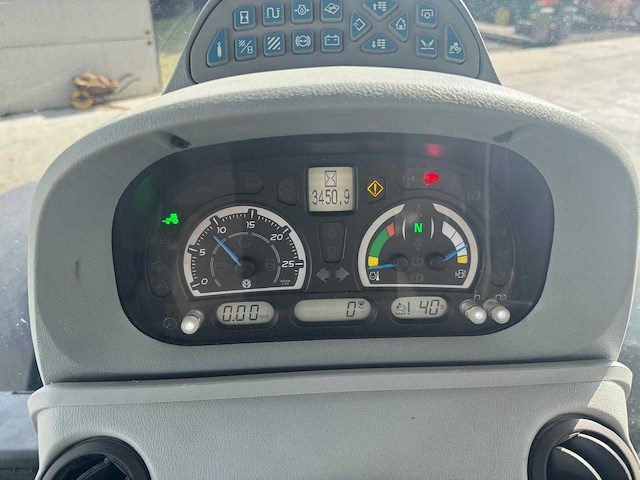 New holland - t7.230 - 4-wheel drive tractor - 2019 - afbeelding 7 van  15