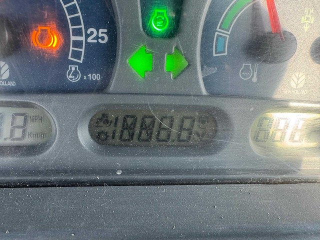 New holland - tvt135 - 4-wheel drive tractor - 2005 - afbeelding 11 van  21