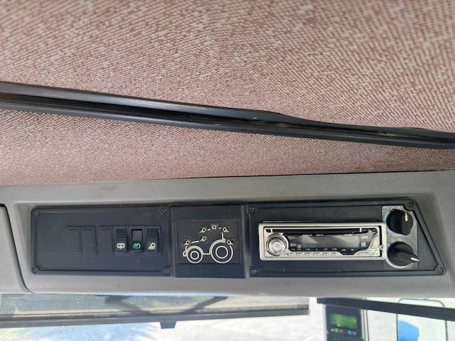 New holland - tvt135 - 4-wheel drive tractor - 2005 - afbeelding 7 van  14