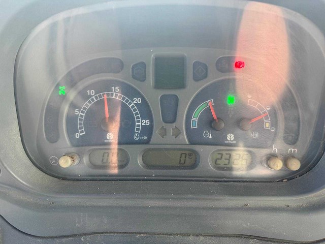 New holland - tvt135 - 4-wheel drive tractor - 2005 - afbeelding 8 van  14