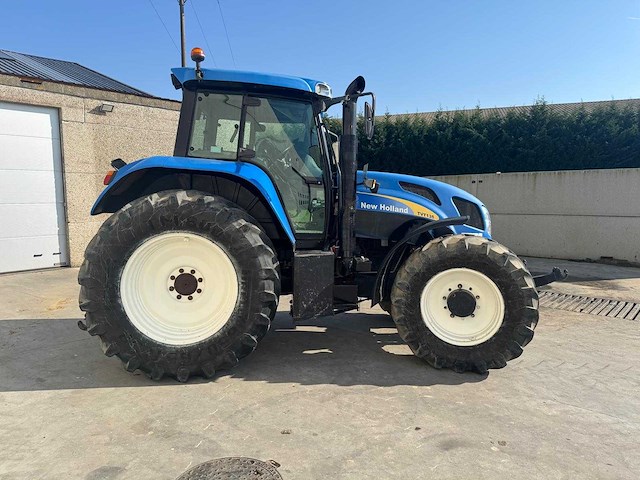New holland - tvt135 - 4-wheel drive tractor - 2005 - afbeelding 14 van  19