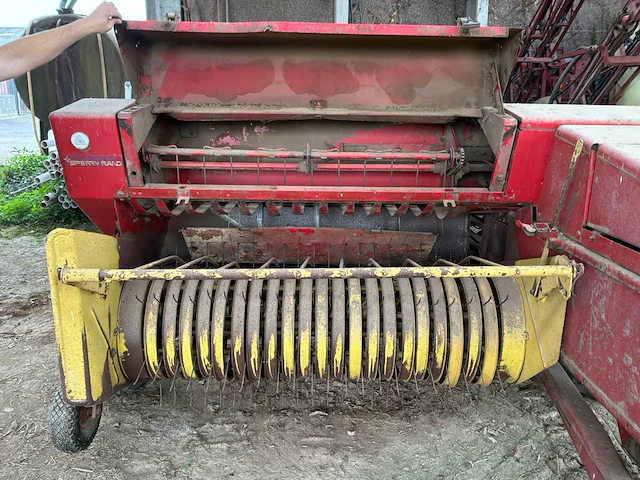 New holland 286 super hayliner 10 rechthoekige balen-hooimateriaal - afbeelding 3 van  11