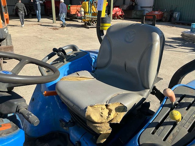 New holland boomer 2030 tractor - afbeelding 8 van  22