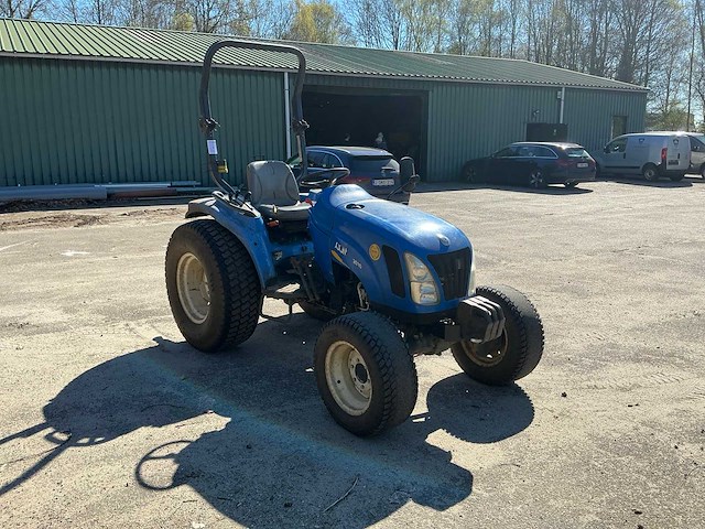 New holland boomer 2030 tractor - afbeelding 20 van  22